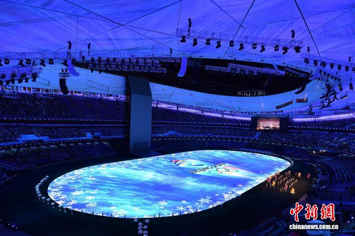 北京冬奥开幕式的东方智慧与民众参与在米兰再