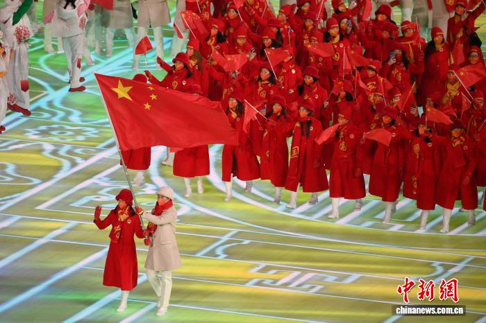 北京冬奥开幕式的东方智慧与民众参与在米兰再