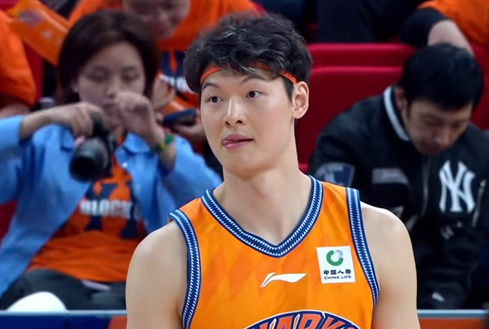 上海队豪取八连胜坐稳榜首，CBA总冠军悬念渐消