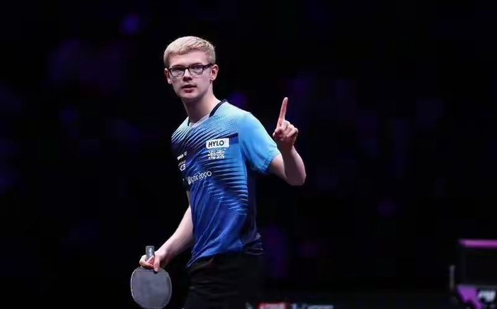 国乒双冠梦碎重庆赛 张本美和小勒布伦登顶