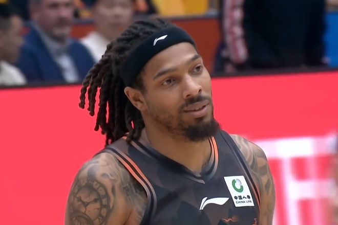 山东男篮绝地反击逆转福建 珀塞尔关键三分定乾